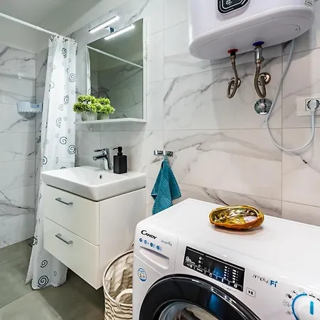New Mica Near Beach, Apartament *